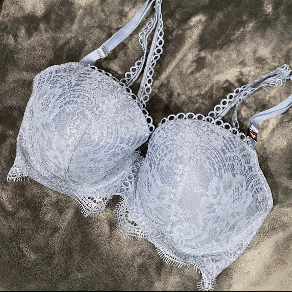 NEW W/ TAGS shimmery VS bra *32DDD*